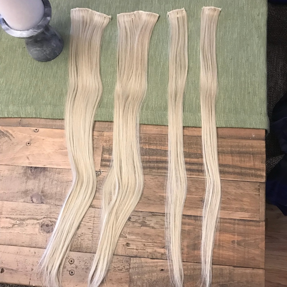 Light dirty blonde hair extensions